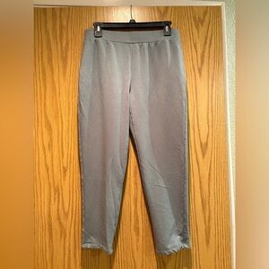 Barefoot Dreams Straight Leg Pants size Small Petite sage green
